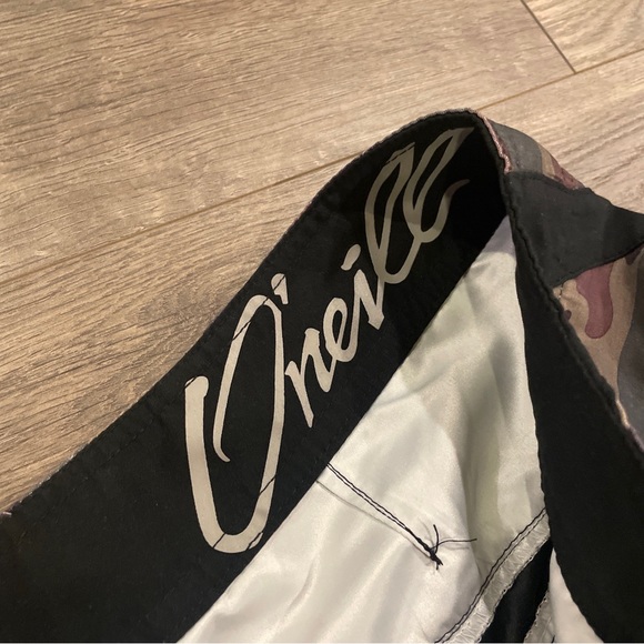 O’Neill Board Shorts Size 38 Camouflage Swimwear - Picture 4 of 6